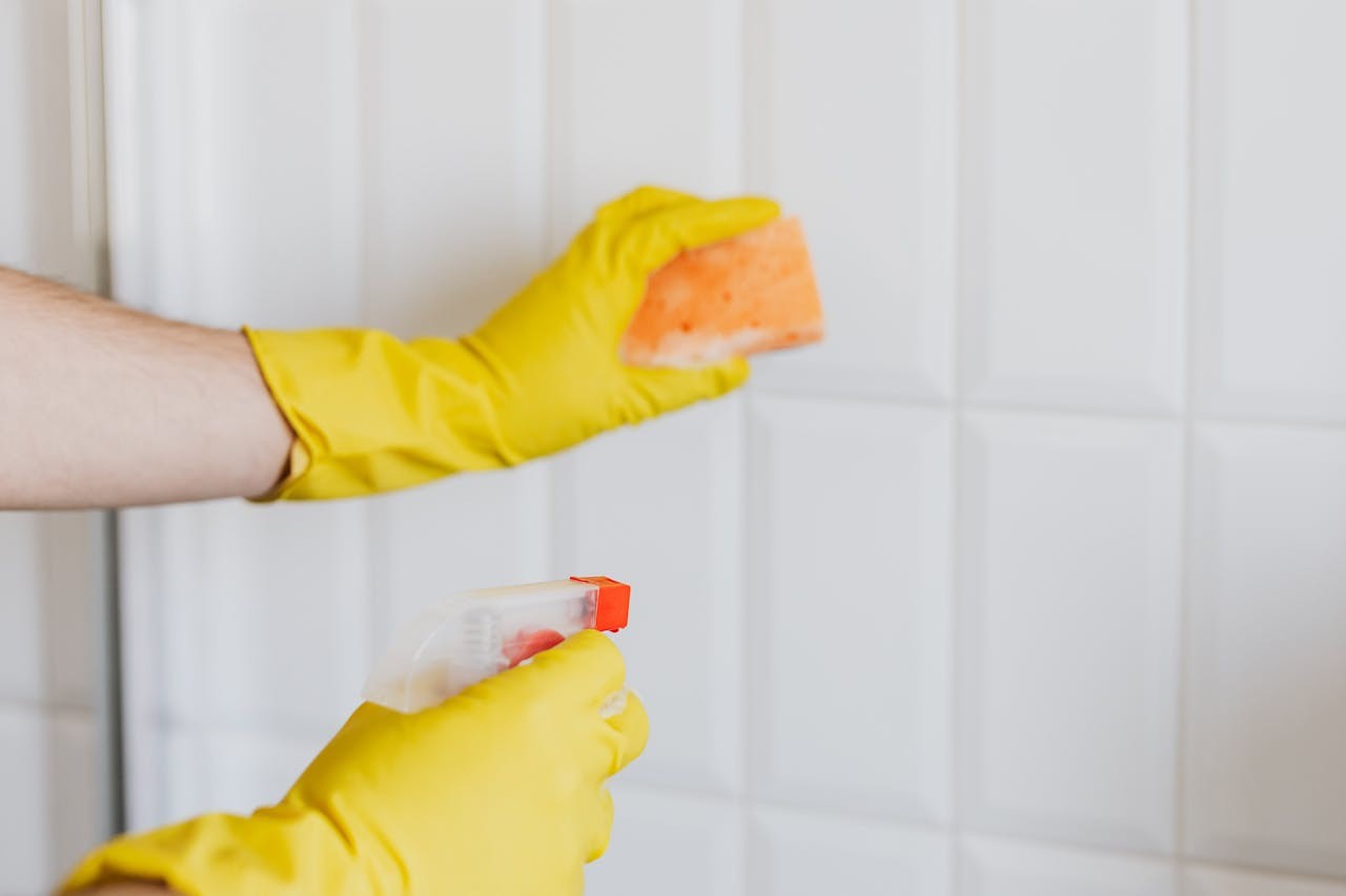 Como limpar o betume na casa de banho ou cozinha?